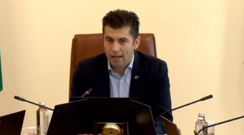 Посещението на Петков в Скопие се отлага