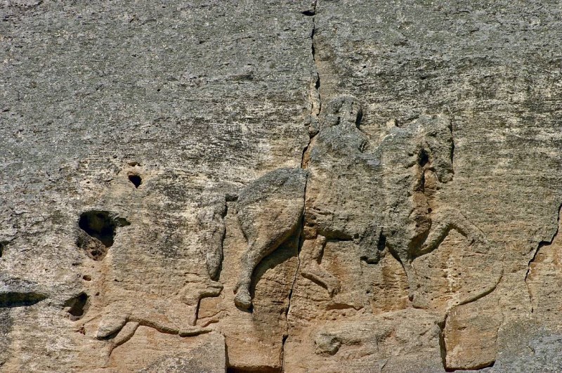 Бог или владетел? Какъв точно е бил Мадарският конник?