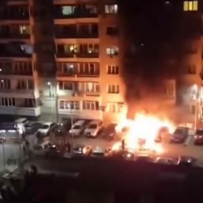 Клошар е запалил огъня, изпепелил колите във Варна