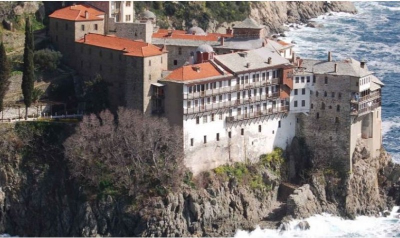 40 монаси са починали от коронавирус в Света гора