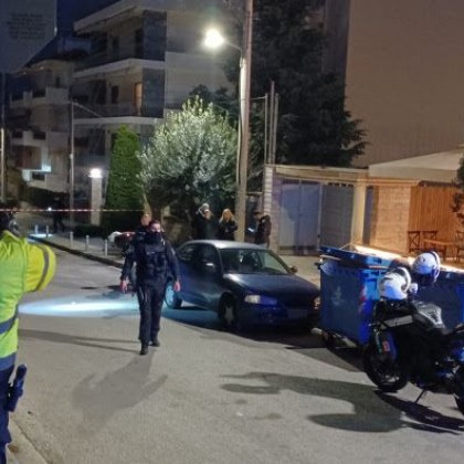 Трима чужденци са били ранени снощи в атинското предградие Вула