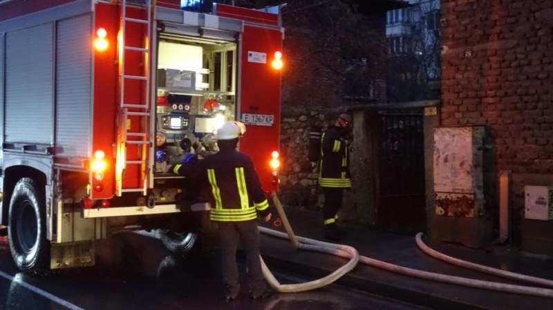 Пожар обхвана голям хотел в Банско. Гостите и служителите са евакуирани