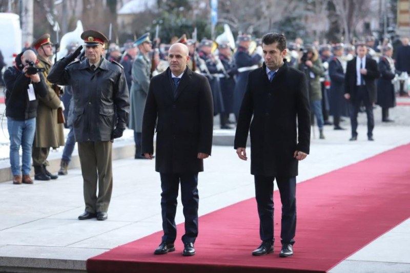 Министър-председателят Кирил Петков посрещна премиера на Северна Македония  Димитър Ковачевски
