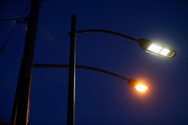 Заради скъпия ток: Община в Пловдивско ще пести от уличните лампи