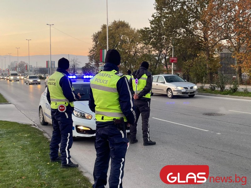 Задържаха автоджамбази след гонка с полицията във Варна