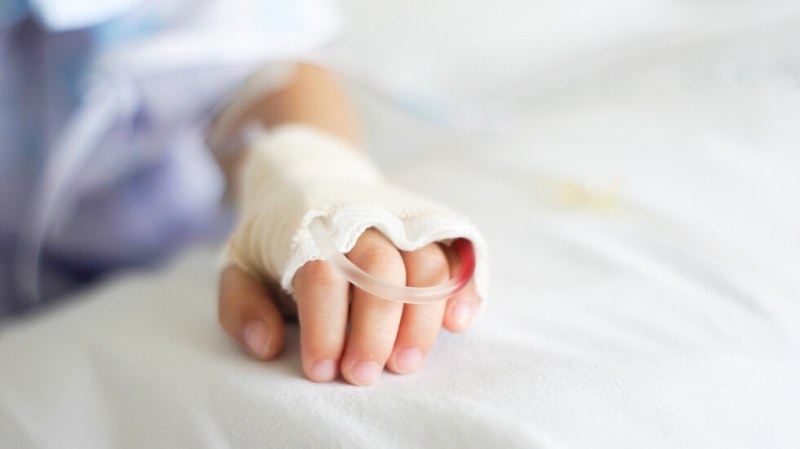 36 деца са с ковид в болница в Пловдивско, 16 от тях - под годинка