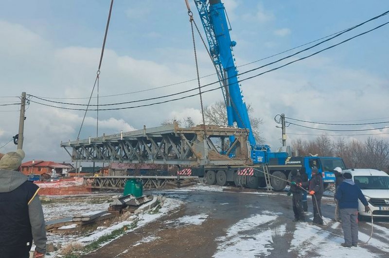 Възлов мост в Пловдивско бе демонтиран, изграждат нов  СНИМКИ