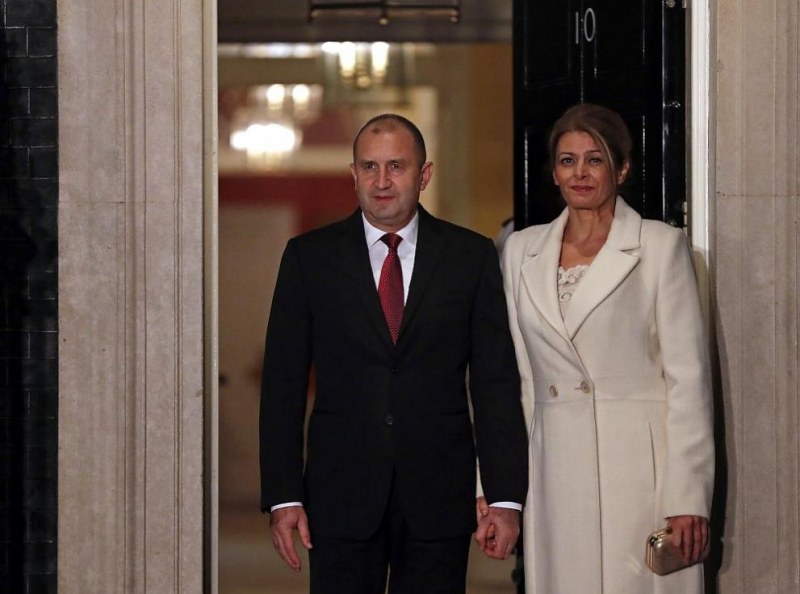 Президентската съпруга Десислава Радева е с COVID-19, съобщиха от пресцентъра