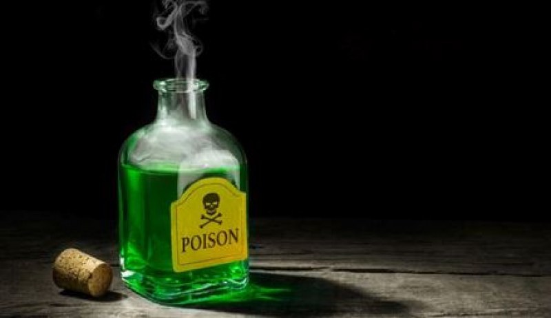 Български лекар отровил приятелката си и нейните родители. Бащата загинал