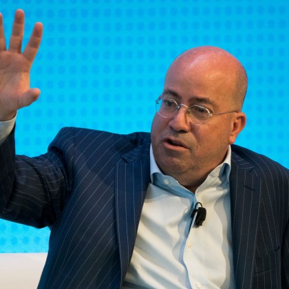 Президентът на CNN Джеф Зукър подаде оставка заради романтична връзка