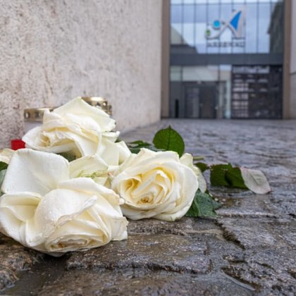 Фатално нападение в търговски център в Саксония Анхалт Германия Млад мъж