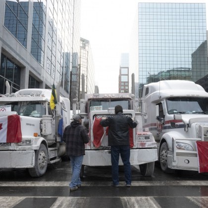 Кметът на Отава Джим Уотсън обяви извънредно положение в града