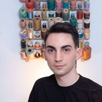 Млад дизайнер от Ню Йорк създава уникални облекла съчетавайки дизайн