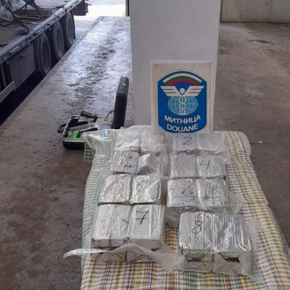 Митническите служители засякоха 13 260 килограм хероин при проверка на товарен