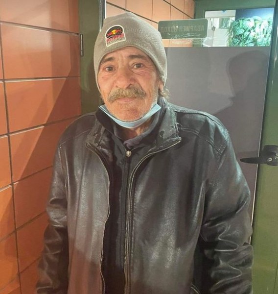 Възрастен мъж е изпаднал в тежко положение във Варна. Той