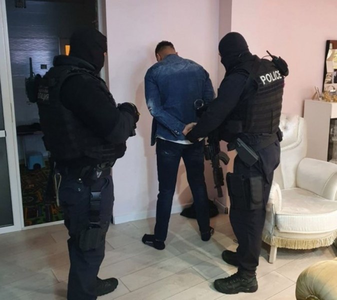 Мащабната полицейска акция на територията на карнобатския квартал “Калайджийски”, провеждана