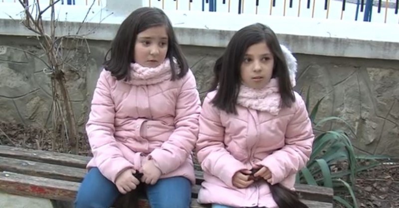 Деца за пример! 7-годишни сестри от Пазарджик дариха косите си за онкоболни