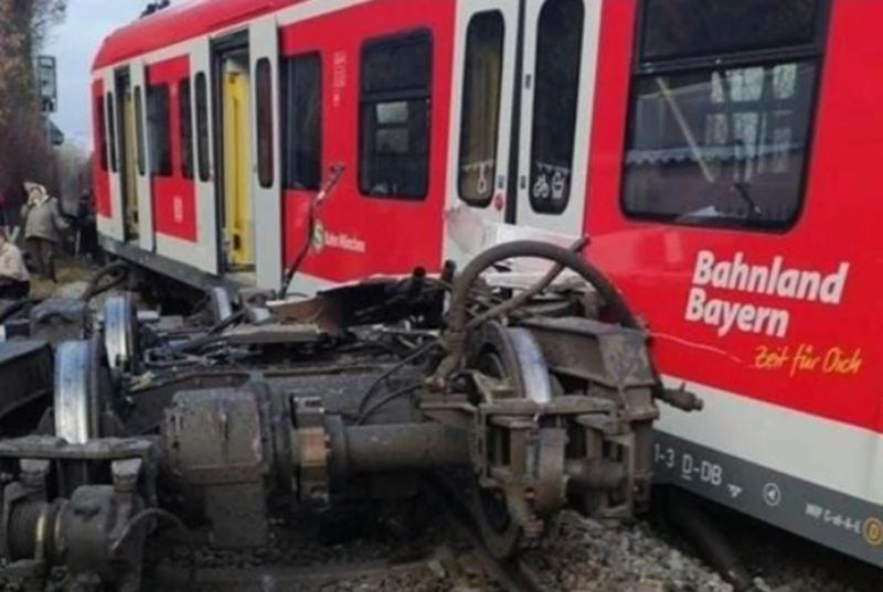 Един загинал, най-малко 40 ранени при сблъсък на два влака в Германия