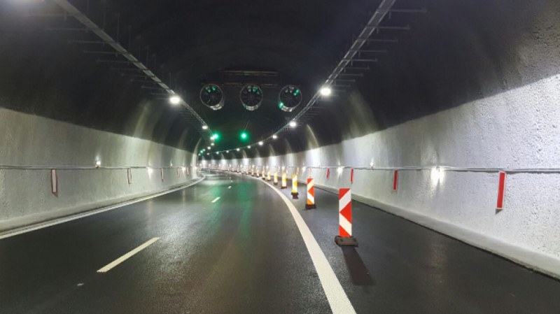Движението в тунел Траянови врата на автомагистрала Тракия в посока