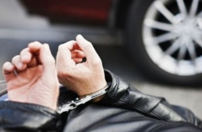 28-годишен мъж е задържан в Дупница заради непристойно поведение. С