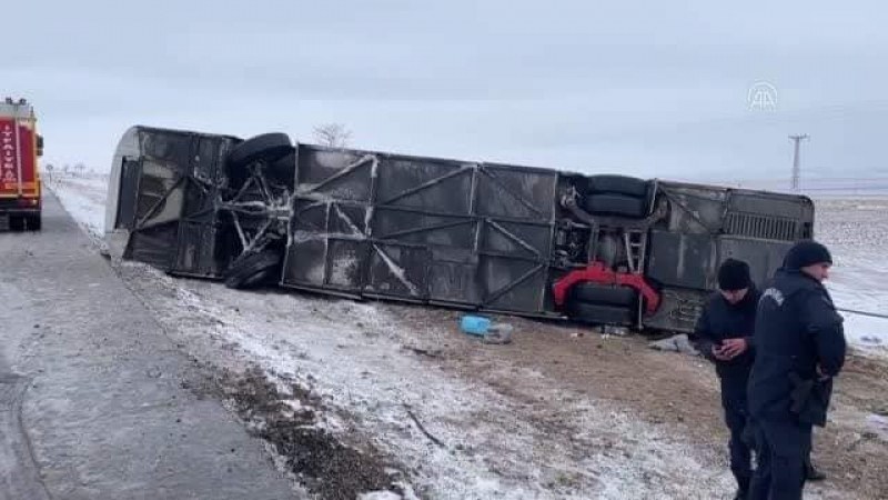 Загинали и ранени при автобусна катастрофа в Турция ВИДЕО и СНИМКИ