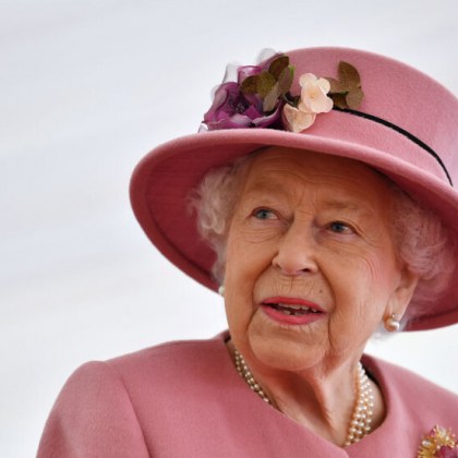 Кралица Елизабет е с COVID 19 съобщиха от Бъкингамския дворец цитиран