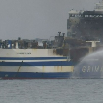 Пет дни минаха откакто се запали фериботът Юрофери Олимпия на