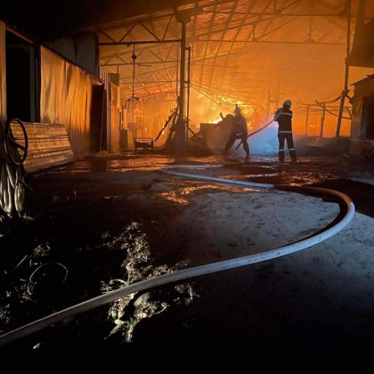 Ферма край Шереметя е пламнала снощи като пожарът е локализиран