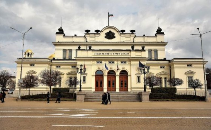 При вот сега, влизат ли същите? Не – демократи и възрожденци са аут