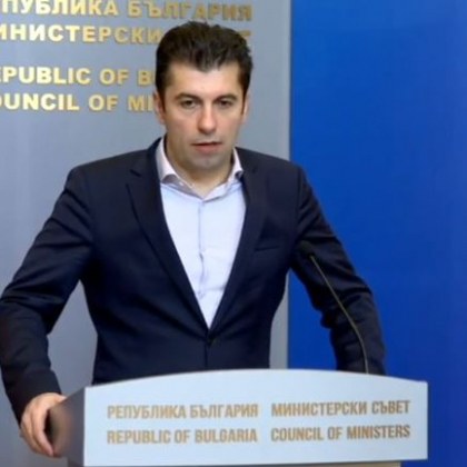 Петков: Откриваме три пункта, където ще приемаме евакуирани българи