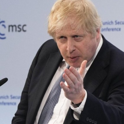 Британският премиер Борис Джонсън обяви нови икономически санкции срещу Русия Това