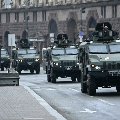 AP: Стрелба в правителствения квартал на Киев! Зеленски е там ВИДЕО