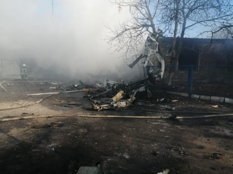 Мащабен пожар избухна в две складови помещения на ул. Волинска
