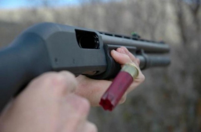 30-годишен ловец е прострелян смъртоносно в главата в Момчилградско.Инцидентът е