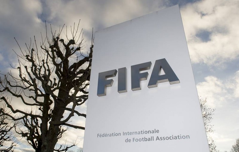 Международната футболна федерация (ФИФА) и Съюза на европейските футболни асоциации
