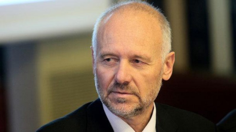 Кирил Петков обяви кандидата за нов военен министър