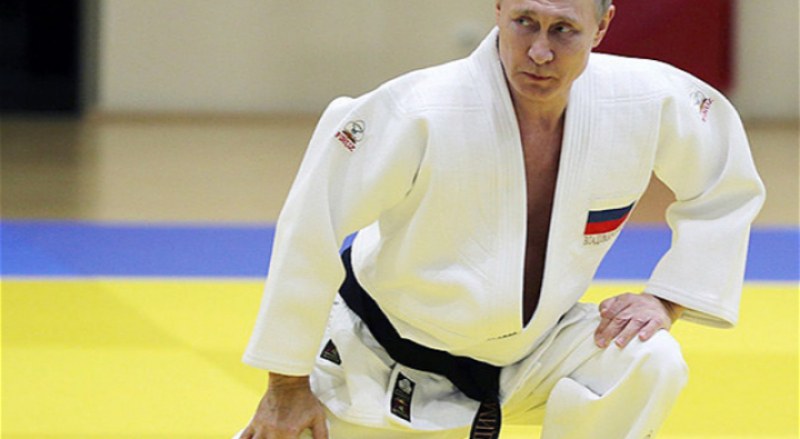 Путин свали черния колан по таекуондо