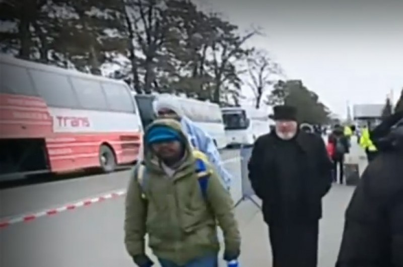 4 автобуса с българи от Киев минаха украино-румънската граница. Идват си!