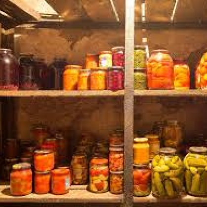 Апаш извършил кражба на зимнина е установен и задържан от