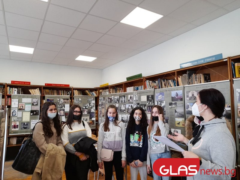 Пловдивски ученици се докосват до Йовков и темата за войната в творчеството му СНИМКИ