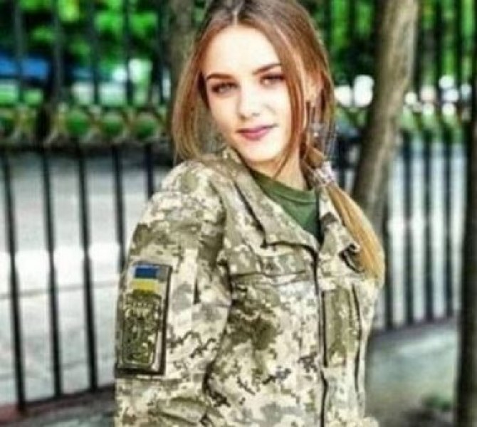 Във въздушен бой: Загинала е първата украинска жена летец