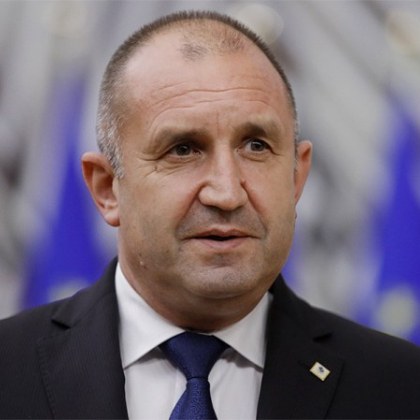 Президентът Румен Радев и вицепрезидентът Илияна Йотова участваха в церемонията