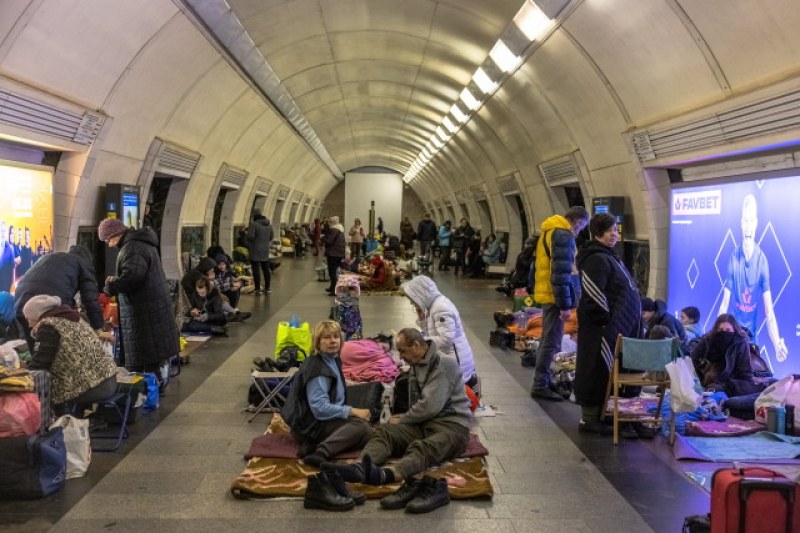 Взривове и сирени над Киев и Харков, ракети са ударили болница