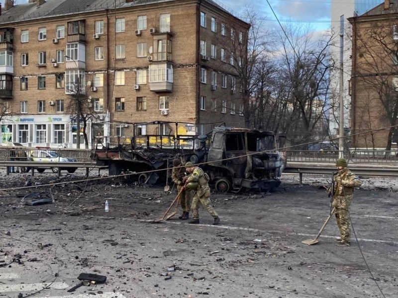 Москва засили атаките си срещу ключови украински градове на север,