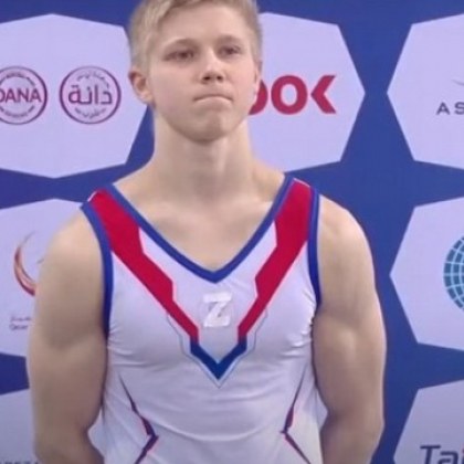 Руски гимнастик провокира със знак