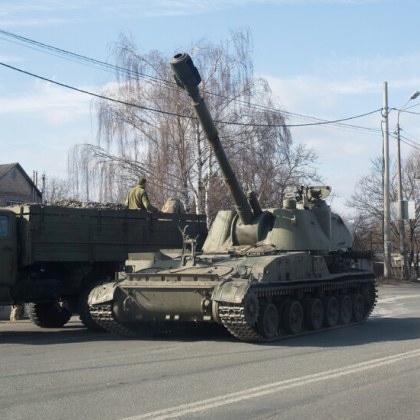 Руски танкове се появиха днес на североизточните предели на украинската