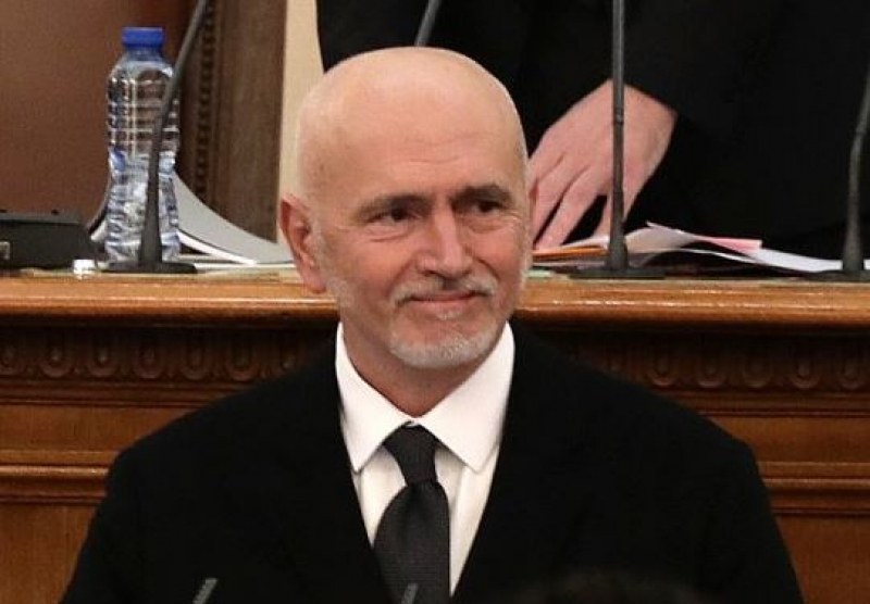 Николай Събев: Основна причина за авариите, щетите и жертвите на пътя са претоварените камиони