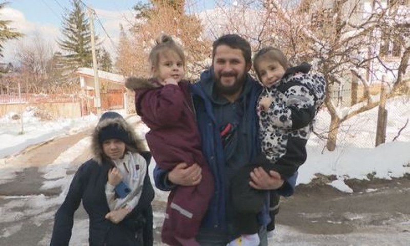 6-членно семейство от Украйна с 3 малки деца е в