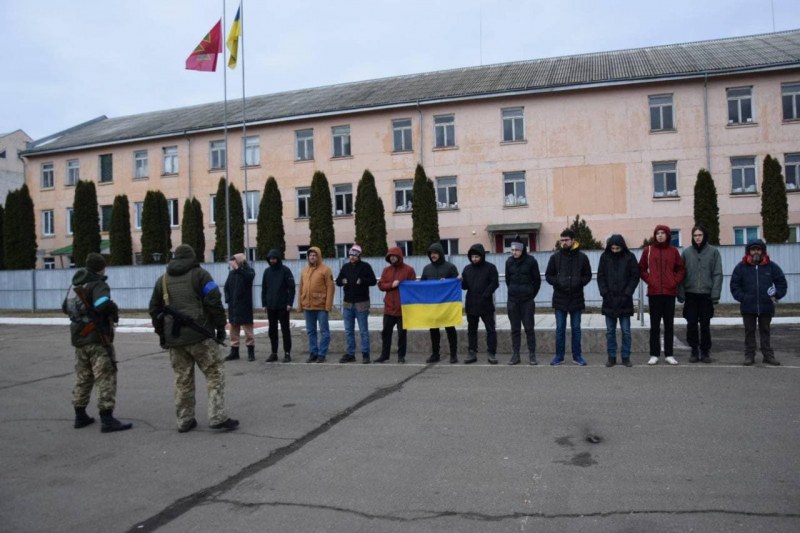 В Подолск, област Одеса в Украйна, бяха задържани група младежи,