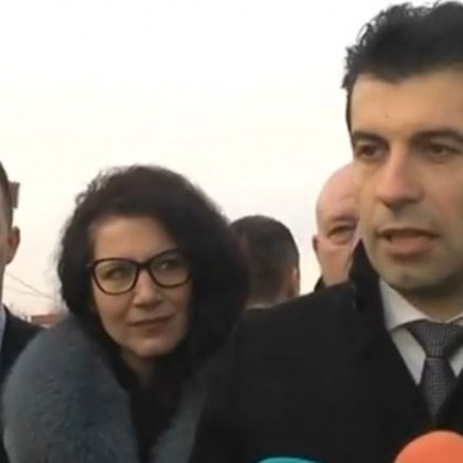 Петков на границата: Имаме готовност да посрещаме хората и да ги регистрираме ВИДЕО